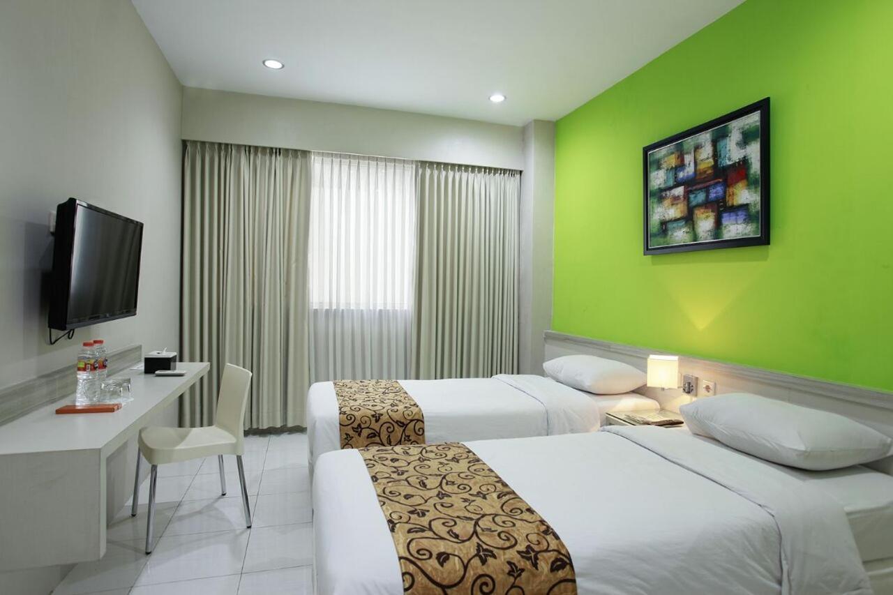 Rivisha Hotel Maguwo Exterior photo