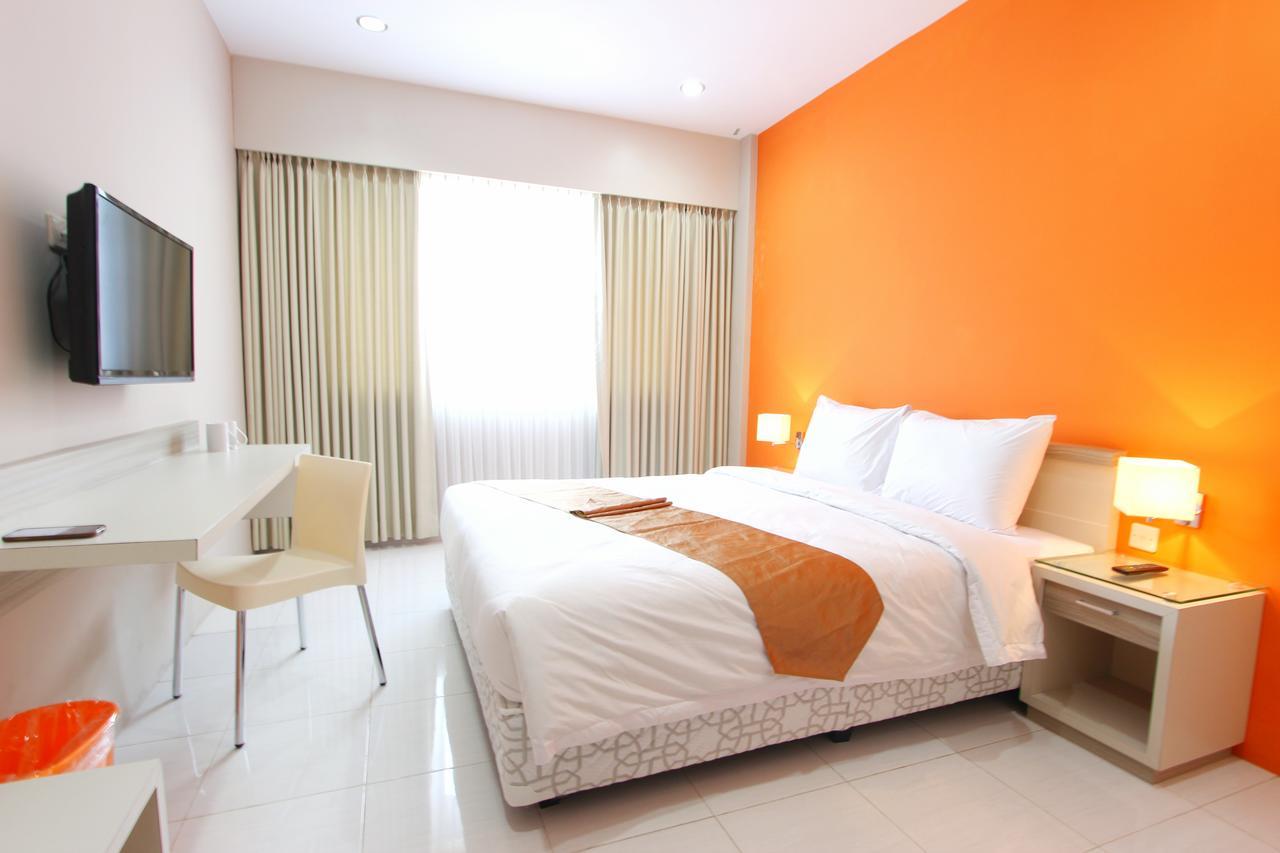Rivisha Hotel Maguwo Exterior photo
