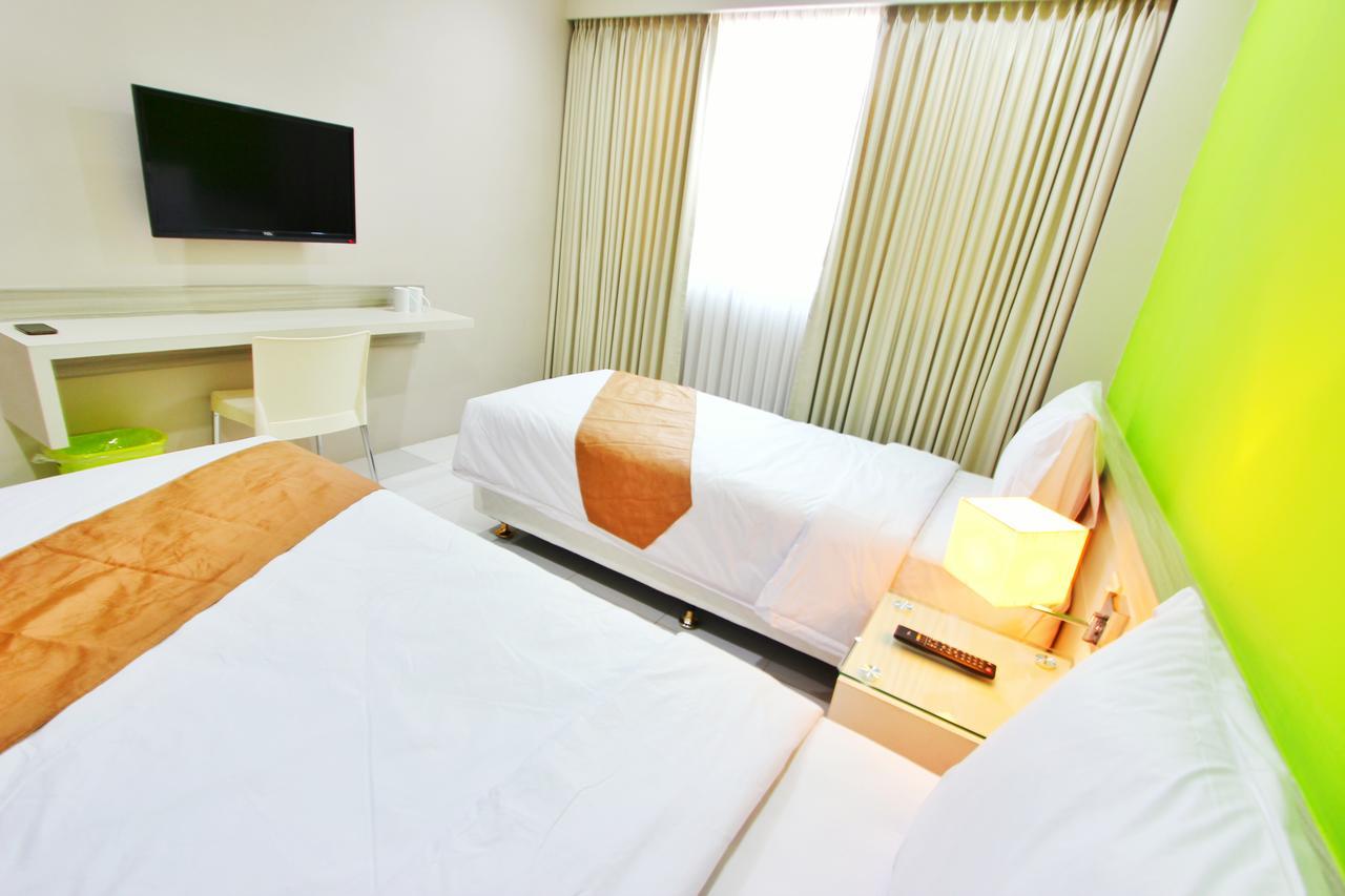Rivisha Hotel Maguwo Exterior photo