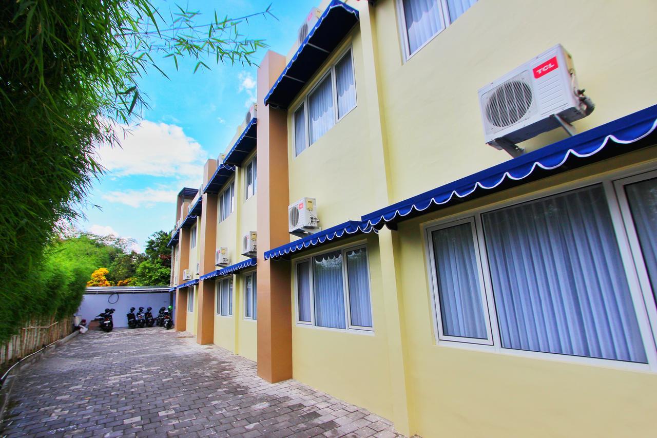 Rivisha Hotel Maguwo Exterior photo