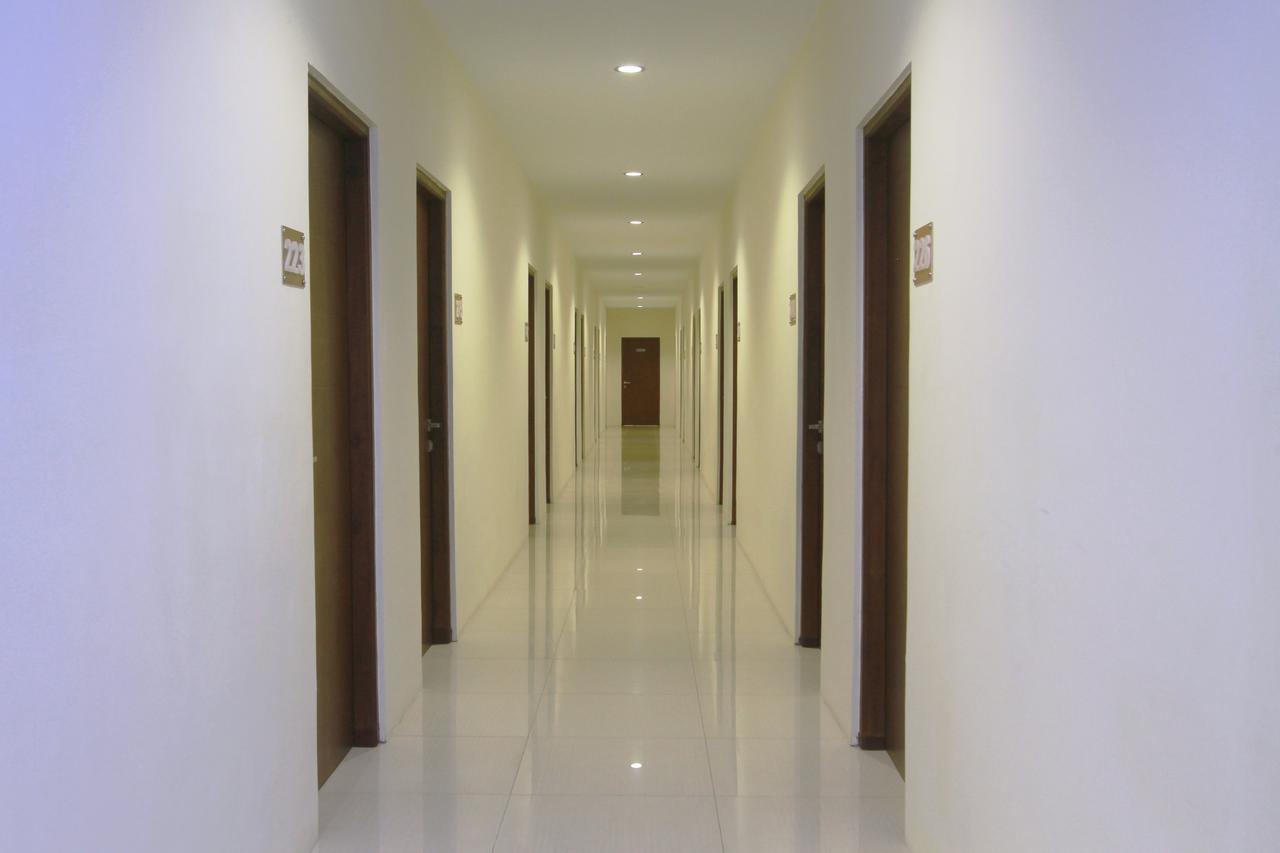 Rivisha Hotel Maguwo Exterior photo