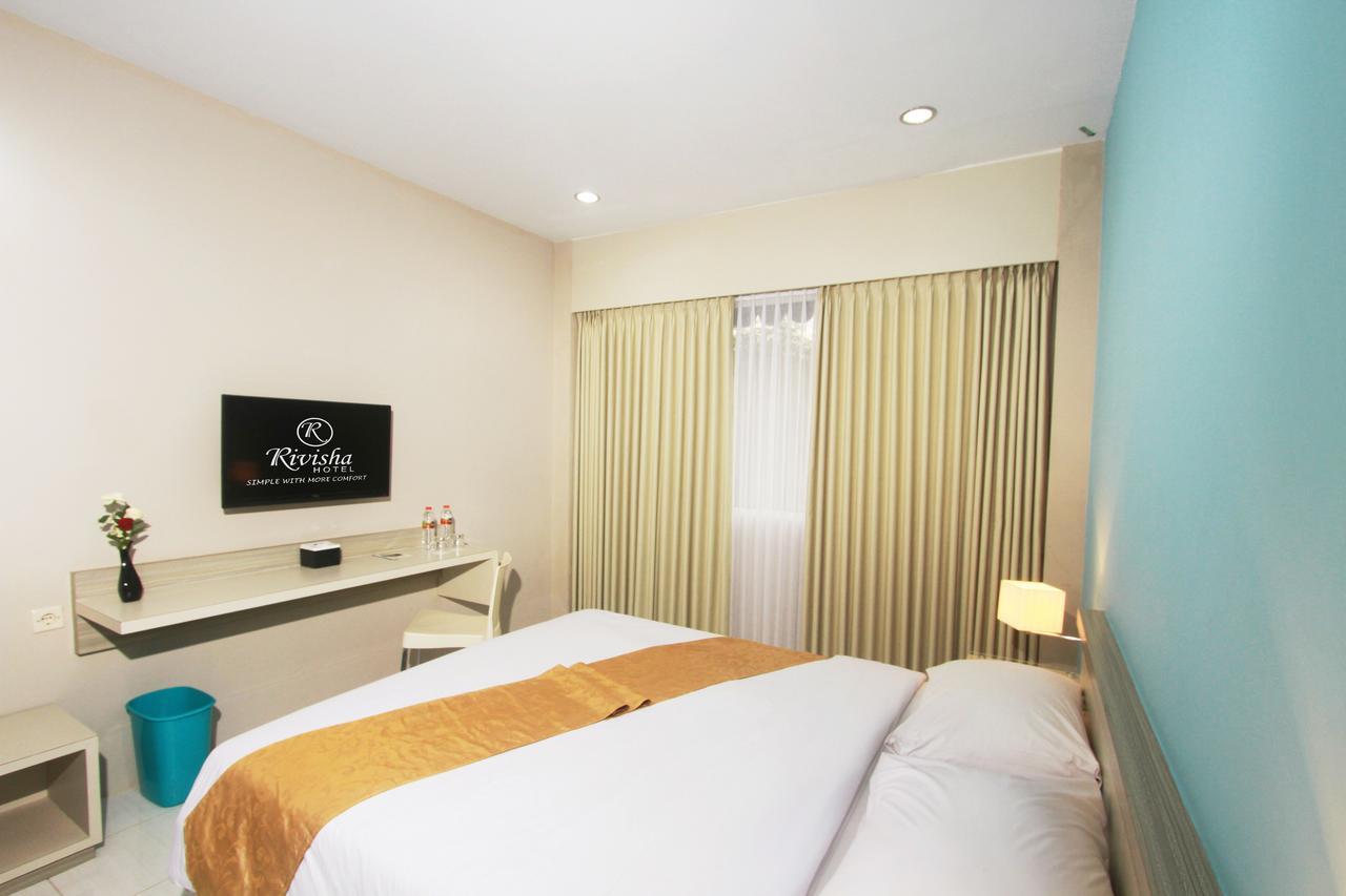 Rivisha Hotel Maguwo Exterior photo