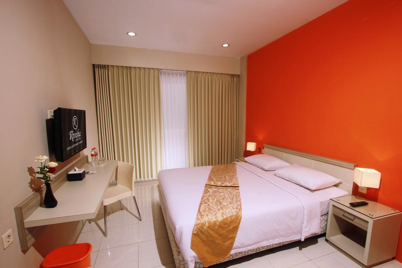 Rivisha Hotel Maguwo Exterior photo